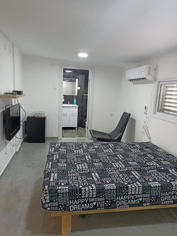 שמילה אירוח 1 Lägenhet Arad Exteriör bild